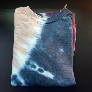 tie dye crew neck